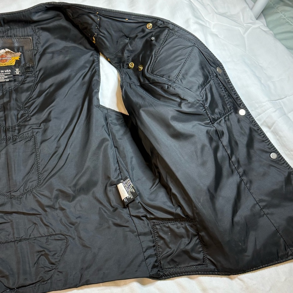 Women's Harley Davidson
Leather Vest - Picture 11 of 16